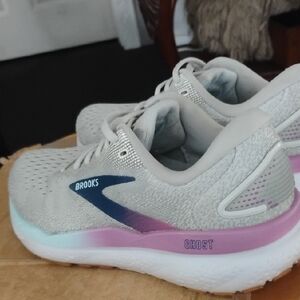 Brooks Ghost 16